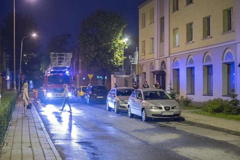 Pożar przy ul. Hetmańskiej w Rzeszowie [ZDJĘCIA INTERNAUTÓW]