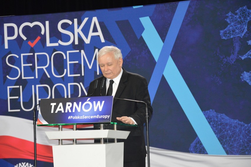 Jarosław Kaczyński przyjechał do Tarnowa pod osłoną nocy [RELACJA, ZDJĘCIA]