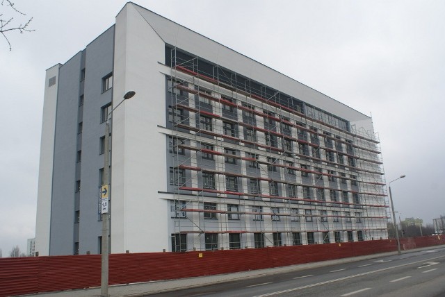 Hotel sieci Holiday Inn powstaje u zbiegu ul. Legionów Polskich i alei Róż w Dąbrowie Górniczej