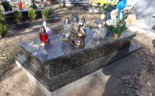 Okradziony cmentarz w Kozinie