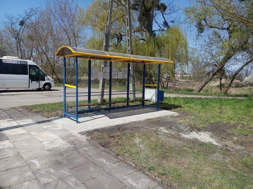 Nowe wiaty na przystankach komunikacji miejskiej w Tarnobrzegu (ZDJĘCIA)