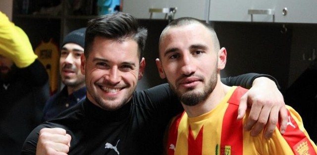 Zlatan Alomerović (z lewej) i Nika Kaczarawa zostali nominowani do nagrody Piłkarz Lutego.