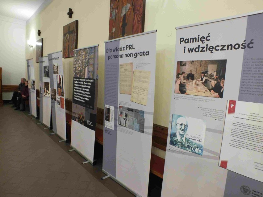 Wystawa Instytutu Pamięci Narodowej, poświęcona księdzu Franciszkowi Blachnickiemu w Starachowicach