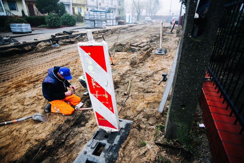 Remont Saperów idzie jak po grudzie. Co tam się dzieje?