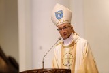 Ktoś podszywa się pod arcybiskupa koadiutora katowickiego Adriana Galbasa w Internecie? Rzecznik archidiecezji ostrzega
