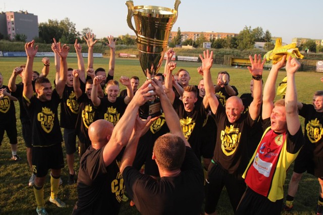 Kto pamięta stadion Ruchu Radzionków? Zobacz stare zdjęcia..Zobacz kolejne zdjęcia. Przesuwaj zdjęcia w prawo - naciśnij strzałkę lub przycisk NASTĘPNE