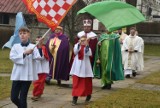 Orszak Trzech Króli przeszedł przez Skorzeszyce po raz siódmy! Tłumy wzięły udział we mszy oraz wesołym pochodzie 