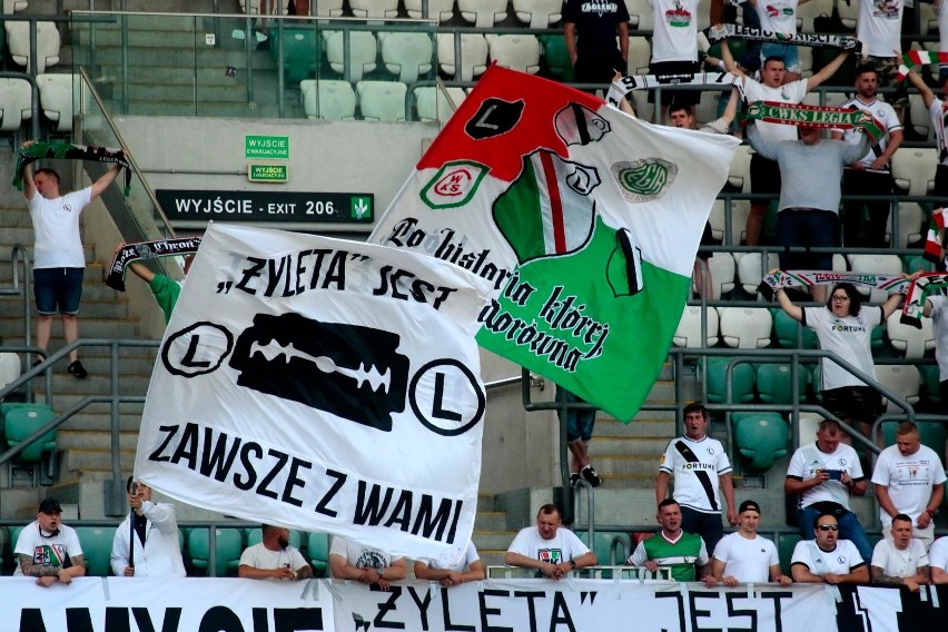 Legia Warszawa - Piast Gliwice 1:1. Zobacz co działo się na trybunach! Zdjęcia kibiców [GALERIA]