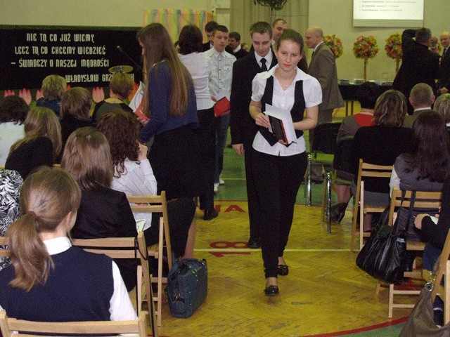 Laureaci odebrali dyplomy i nagrody, a po uroczystości czekał na nich słodki poczęstunek. 