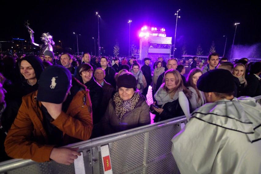 Takie tłumy pojawiły się na otwarciu galerii Posnania....