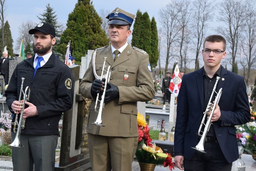 Pogrzeb kapitana Stanisława Janiszewskiego „Dewajtisa” w Końskich. Pożegnanie w asyście wojska 