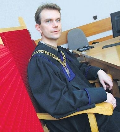 Sędzia Sławomir Przykucki z Sądu Okręgowego w Koszalinie: &#8211; Trzebasię postarać, żeby trafić za kratki.