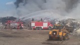Wielki pożar hałdy śmieci w Dąbrówce Wlkp. [ZDJĘCIA]