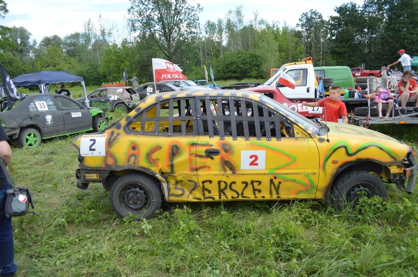 Wraki ścigały się w tumanach kurzu [FOTO]