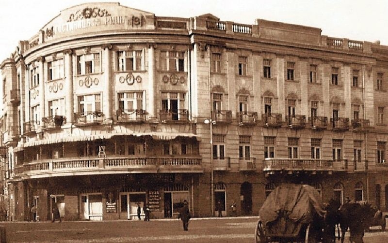 Hotel Ritz to legenda Białegostoku. Słynął z rautów, kasyna...