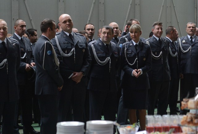 W 42. Bazie Lotnictwa Szkolnego w Radomiu odbyło się spotkanie wigilijne Na spotkanie przybył między innymi wiceminister Wojciech Skurkiewicz, biskup diecezji radomskiej Henryk Tomasik, oraz samorządowcy. Obecni byli również przedstawiciele służb mundurowych i jednostek wojskowych, stowarzyszeń oraz organizacji pozarządowych a także kombatanci, seniorzy lotnictwa, sympatycy lotnictwa oraz żołnierze i pracownicy resortu obrony narodowej. 