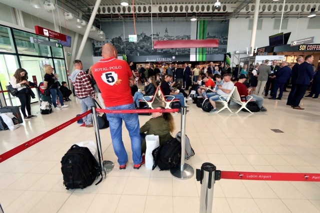 Przede wszystkim, decydując się na wakacje za granicą, powinniśmy mieć na uwadze ewentualne koszty związane z wykonaniem badań na obecność wirusa Sars-CoV-2, zarówno przed wylotem, jak i przed powrotem do domu.