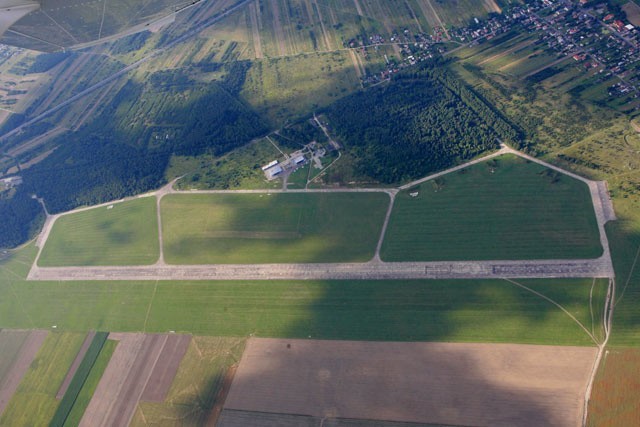 Tragedia w Rudnikach. Rozbił się samolot. Nie żyje...