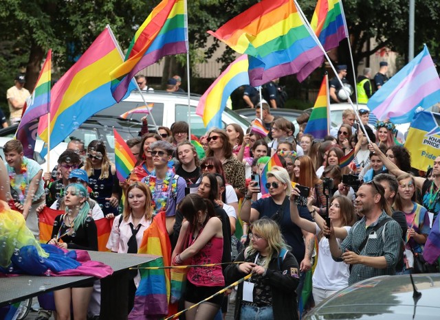 Fala chętnych do zmiany płci w Hiszpanii. Są podejrzenia o nadużycia