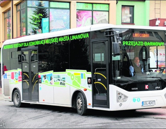 Nowoczesny, niskopodłogowy autobus marki Karsan Atak kursował w Limanowej przez dwa tygodnie. Przejazd testowanym autobusem był darmowy, mieszkańcy nie musieli płacić za bilet.