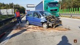 Wypadek na A4. Wszyscy żyją, ale uciekł pies. Trwają poszukiwania [ZDJĘCIA]