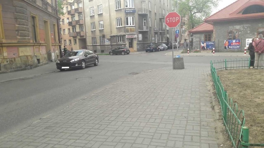 Mistrzowie parkowania nadal panoszą się w Tarnowie [ZDJĘCIA]