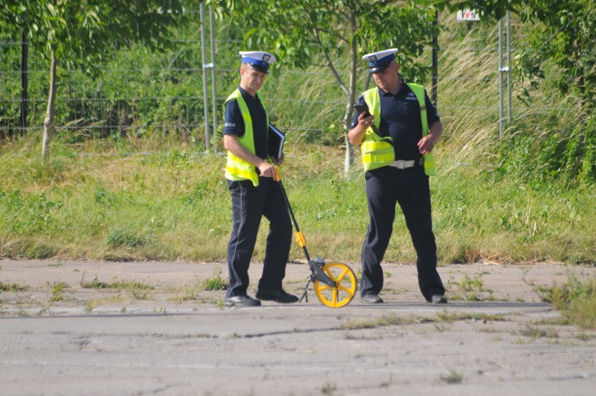 Z relacji świadków wynika, że pilot o własnych siłach...