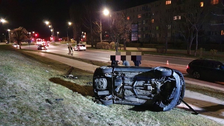 Groźny wypadek drogowy w Tczewie. Auto staranowało pieszych - zdjęcia