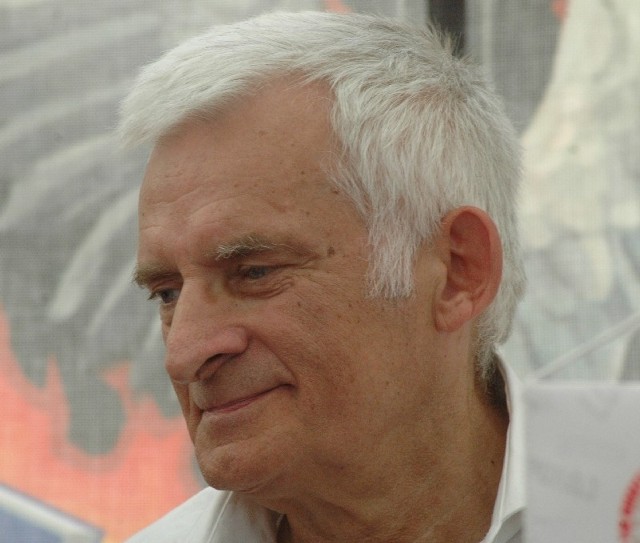 Jerzy Buzek będzie gościem Akademii Sztuk Przepięknych. Spotkanie z nim rozpoczyna się punktualnie o 14.00