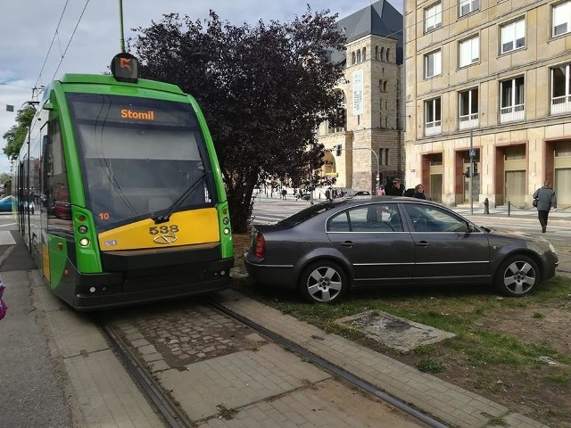 Skoda na ul. św. Marcin zablokowała tramwaje