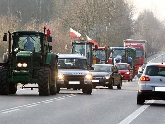 Pomorze Zachodnie: Rolnicy znowu wyjeżdżają na drogiCiągniki znowu na naszych drogach w ramach protestu.