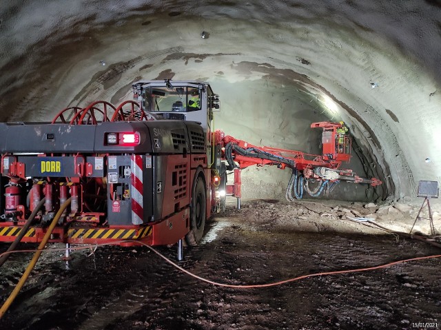 Budowa tunelu w ciągu drogi ekspresowej S3 Bolków - Kamienna Góra - styczeń 2021 roku