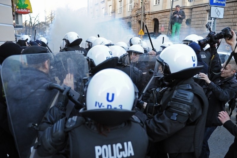 Demonstracja anarchistów ze skłotu Od:zysk nie pomogła....