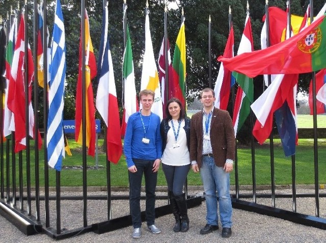 Trzyosobowa polska delegacja. Na zdjęciu od lewej: Jakub Radzewicz, Anna Jaros i Michał Braun.