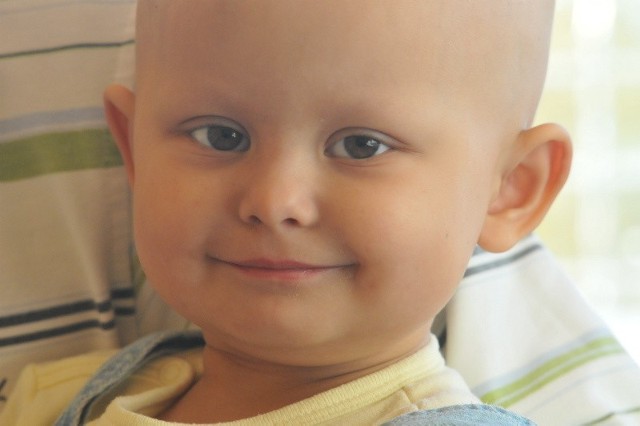 Madzia przesz	ła dotąd 18 chemioterapii, kolejna już 18 grudnia. Czeka ją jeszcze operacja usunięcia chorej nerki. Mimo tylu cierpień, coraz częściej się uśmiecha.