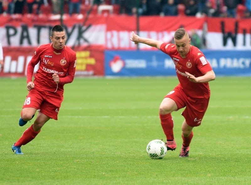 Widzew Sokół - po ciężkim meczu Widzew wygrał z Sokołem 2:1