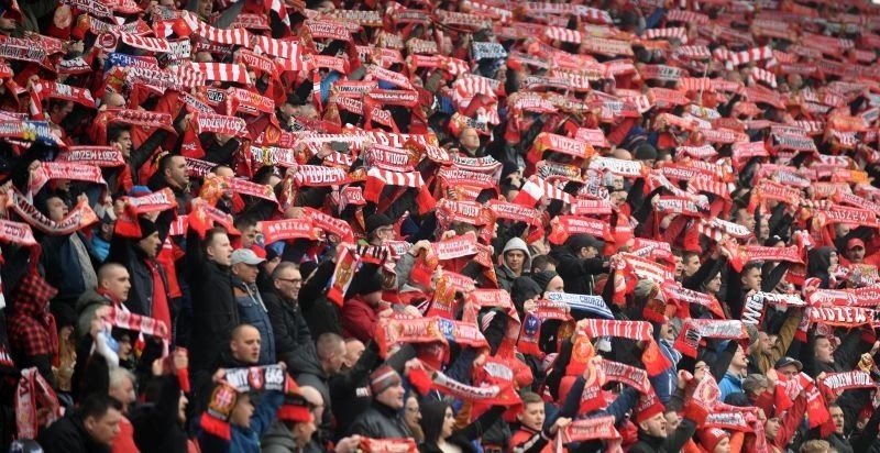 Widzew Sokół - po ciężkim meczu Widzew wygrał z Sokołem 2:1