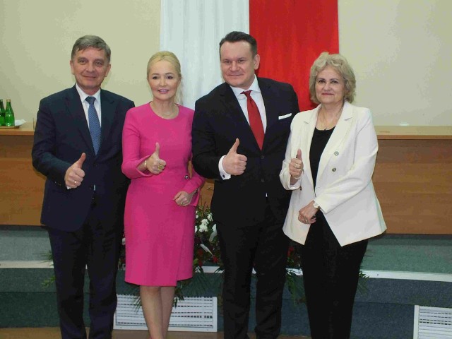 Wspólne zdjęcie z kandydatami Prawa i Sprawiedliwości, od lewej: Andrzej Pruś, Agnieszka Kuś, Dominik Tarczyński, Danuta Krępa