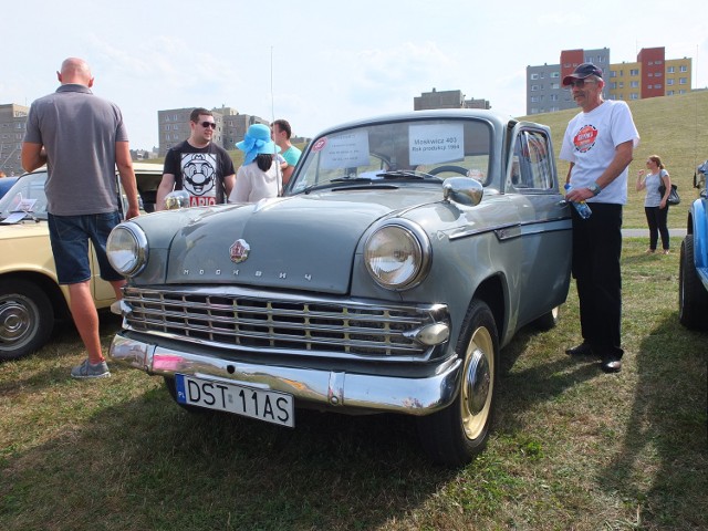 Wiesław Pająk o zakup tego moskwicza 403 starał się 10 lat! - Ale warto było, dziś to auto jest dla mnie prawie jak członek rodziny - przyznaje pasjonat.