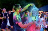 Tłum ludzi szalał we Wrocławiu na festiwalu kolorów, balonów i baniek mydlanych