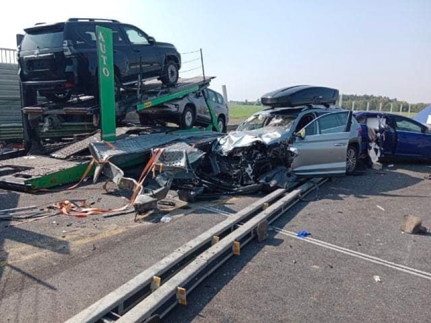 Wypadek lawety na autostradzie A1 w województwie łódzkim.