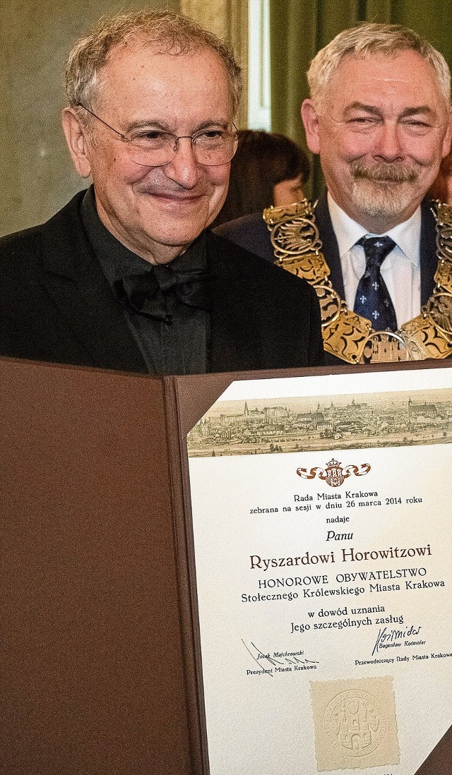 Ryszard Horowitz odebrał Honorowe Obywatelstwo od prezydenta Krakowa