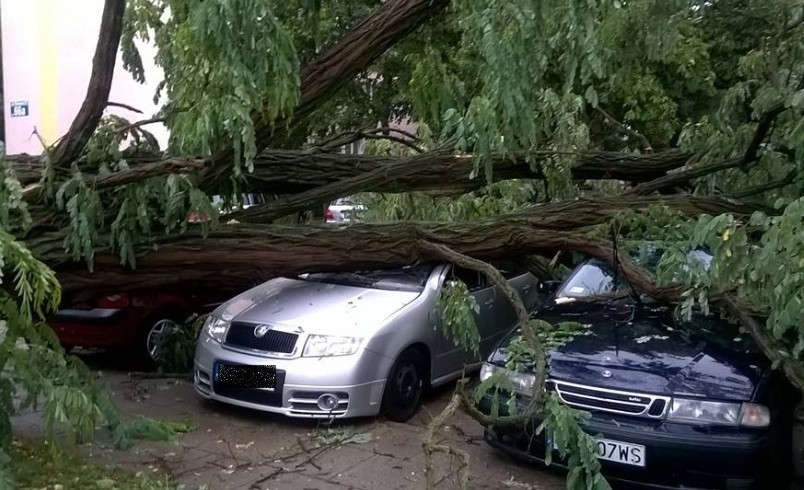 Potężna burza przeszła nad Śląskiem rano w czwartek, 10...