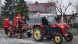 Święty Mikołaj rozwoził dzieciom prezenty na traktorze! 