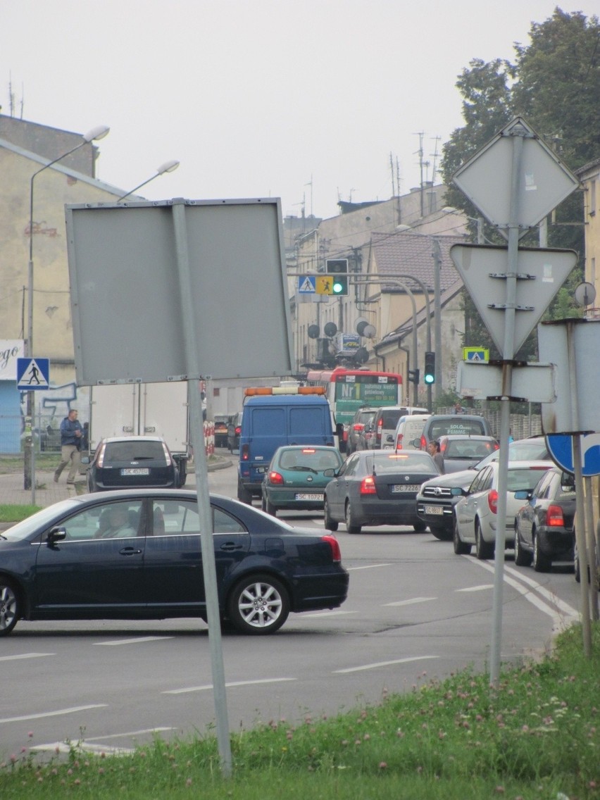 Ogromne korki w Częstochowie. Zobacz, co się stało po zamknięciu wjazdu na DK1 [ZDJĘCIA]