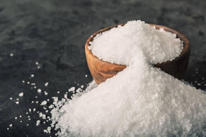 Sól najlepiej gruboziarnista.
Sól konserwuje żywność.