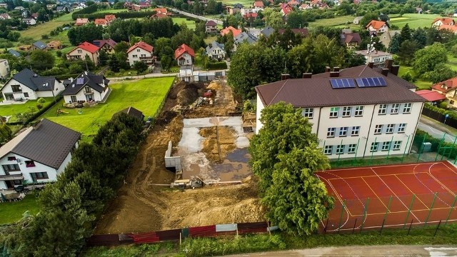 Rozbudowa SP w Mietniowie, za 6,6 mln zł. Finansowe kłopoty związane z COVID-19 nie zatrzymają żadnej z oświatowych inwestycji w gminie Wieliczka