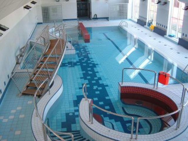 Tragedia na basenie w Wiśle. Nie żyje 12-latek z Ustronia w powiecie zgierskim