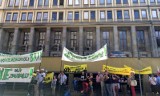 Protest przeciwko fedrowaniu pod Imielinem. Pikieta pod RDOŚ w Katowicach w piątek 25 maja ZDJĘCIA