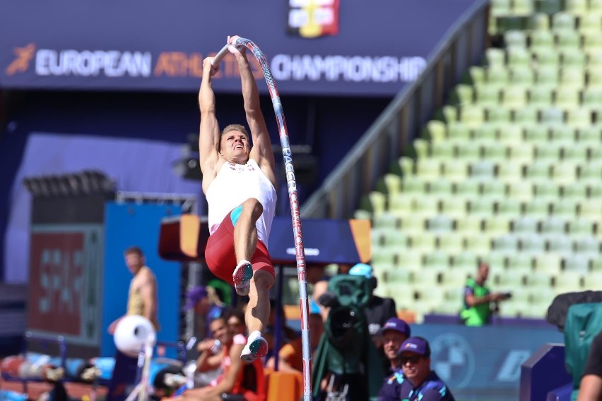 Piotr Lisek podczas eliminacji w Monachium